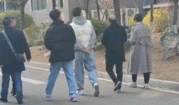 吃瓜热门事件网红叫什么,揭秘吃瓜热门事件网红背后的故事